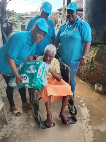 Entrega de Silla de Ruedas